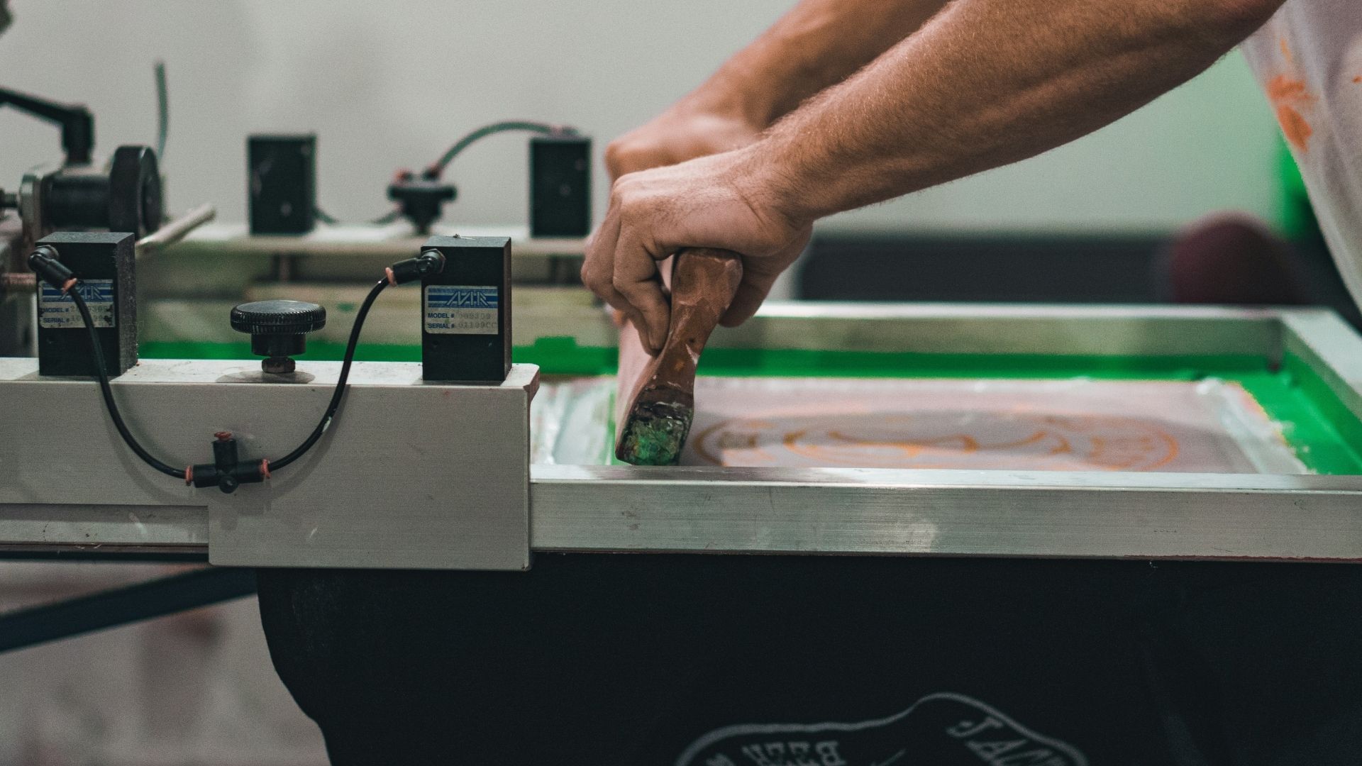 CHOOSE STUDIO ONE CUSTOM SCREEN PRINTING